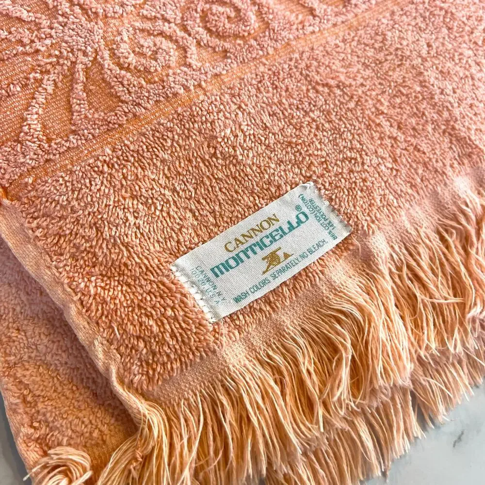 Vintage 1970s Cannon Monticello Peach Floral Fringe Bath Towel USA